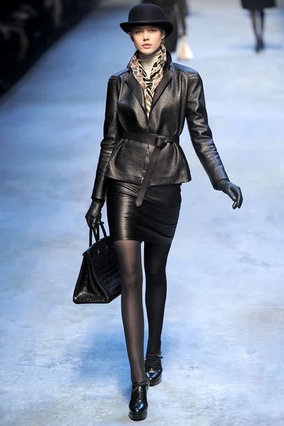 Look 24